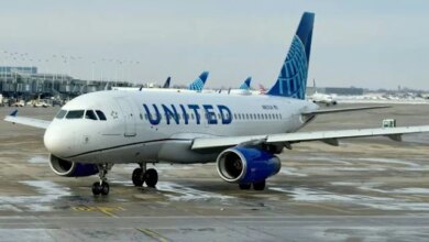 United Airlines Flight UA770 Emergency Diversion: Technical Failure and Support!